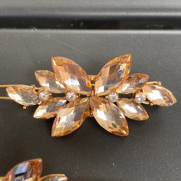 Brown floral hair clips set of 2 - Picture 5 of 7